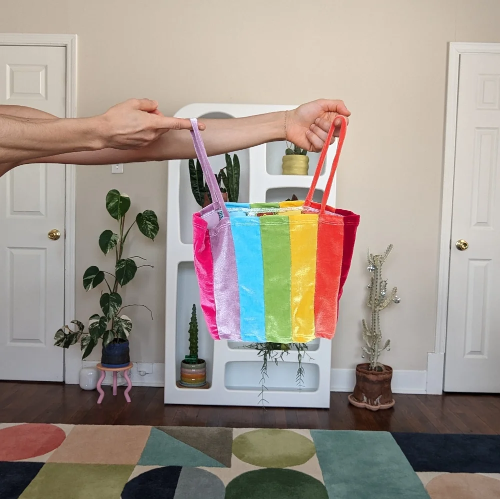 🚫 CLOTHING SWAPPED - K.S. Garner Rainbow Luna Top - Picture 6 of 7